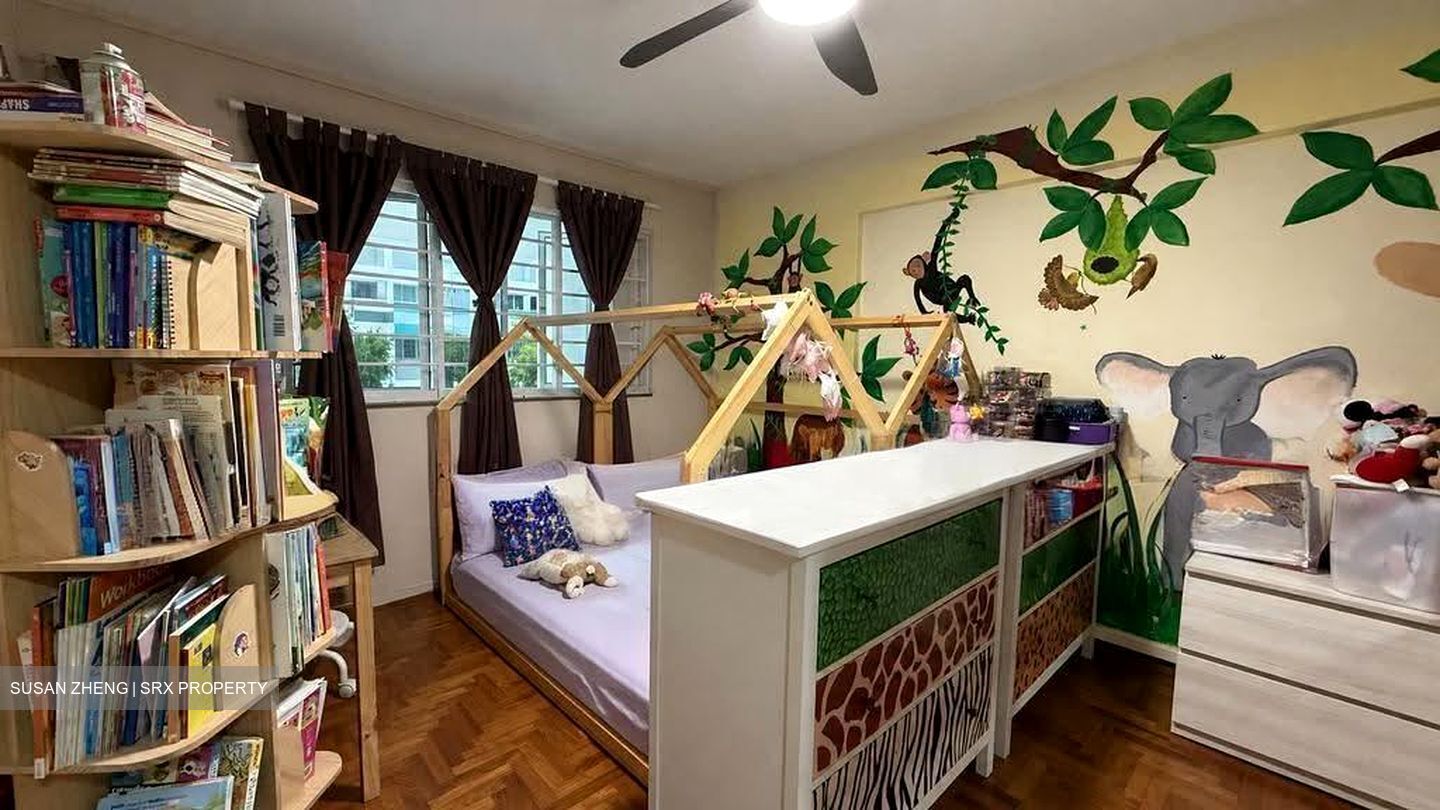 Blk 327 Jurong East Street 31 (Jurong East), HDB Executive #610004711